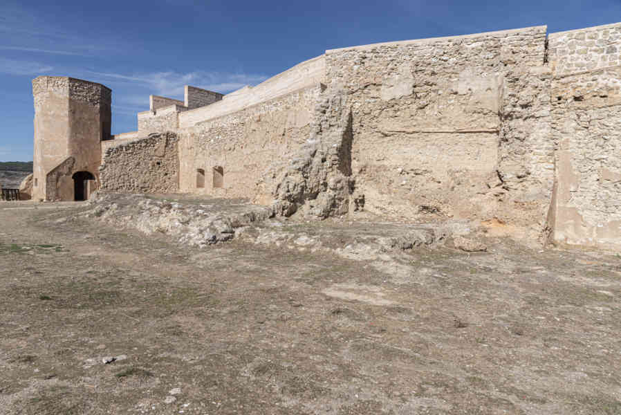 Zaragoza - Calatayud 72 - castillo Mayor o de Ayyûb.jpg